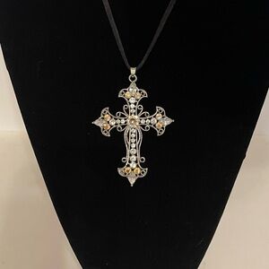 Elegant Silver Cross Pendant Necklace